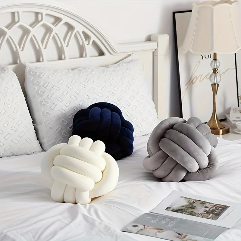 Versoria™ Knot Pillow